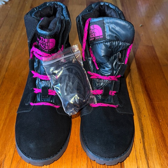 North Face Ballard Black Boots with Pink Highlights. Brand new. Women’s Size 7 - Picture 1 of 5